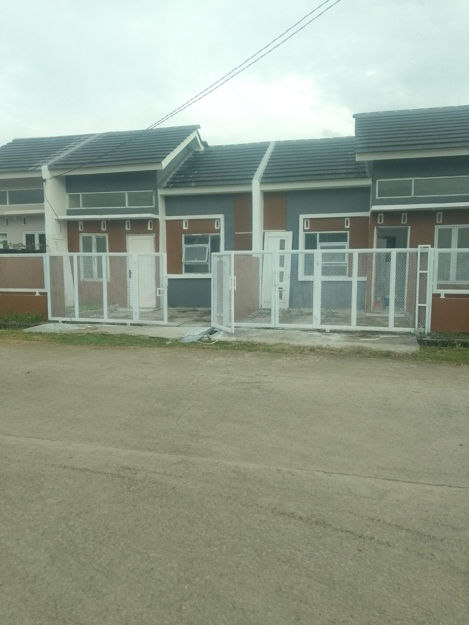 Rumah di jl utama hanya 275 juta